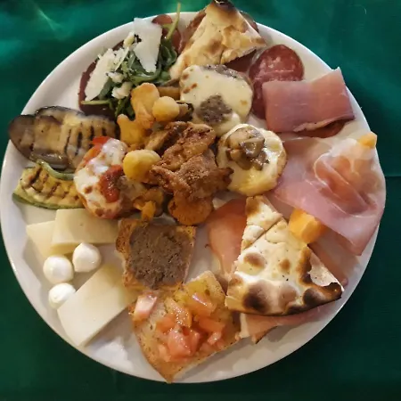 Hotel Ristorante Montenerone Il Poeta 3*