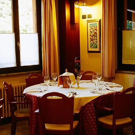Hotel Ristorante Montenerone Il Poeta 3*